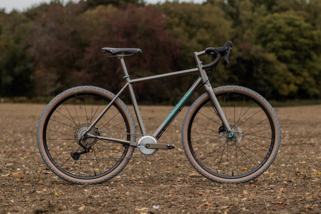 Retrouve les selles de cuir Brooks England dans notre magasin de Montréal !