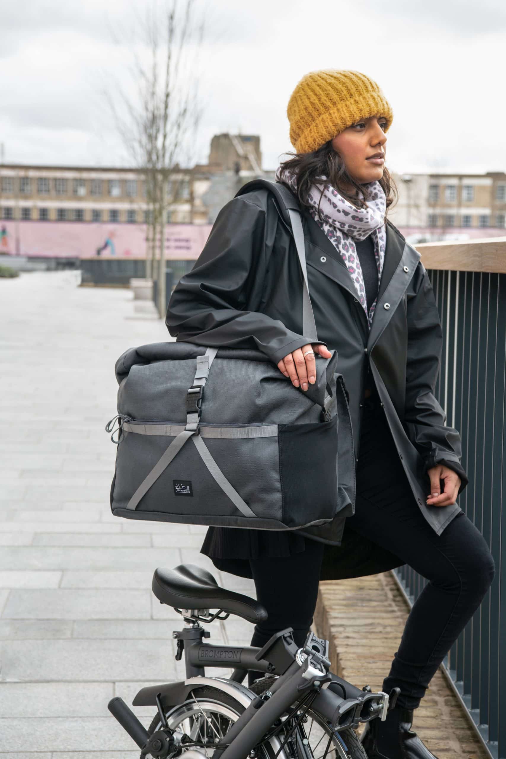 Brompton Borough Roll Top Bag Large in Dark Grey-