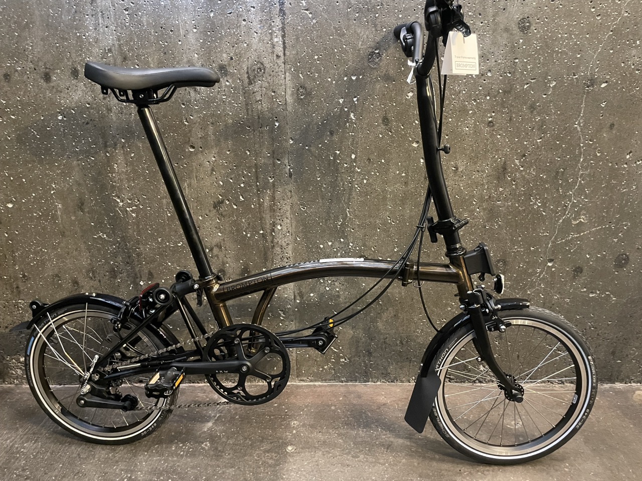 Brompton C Line explore, guidon H, finition «black lacquer»