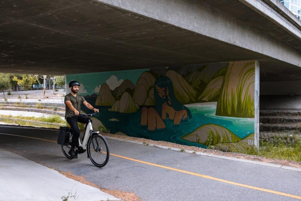 velo-electrique-gazelle-dumoulin-bicyclettes-montreal-quebec-canada_12