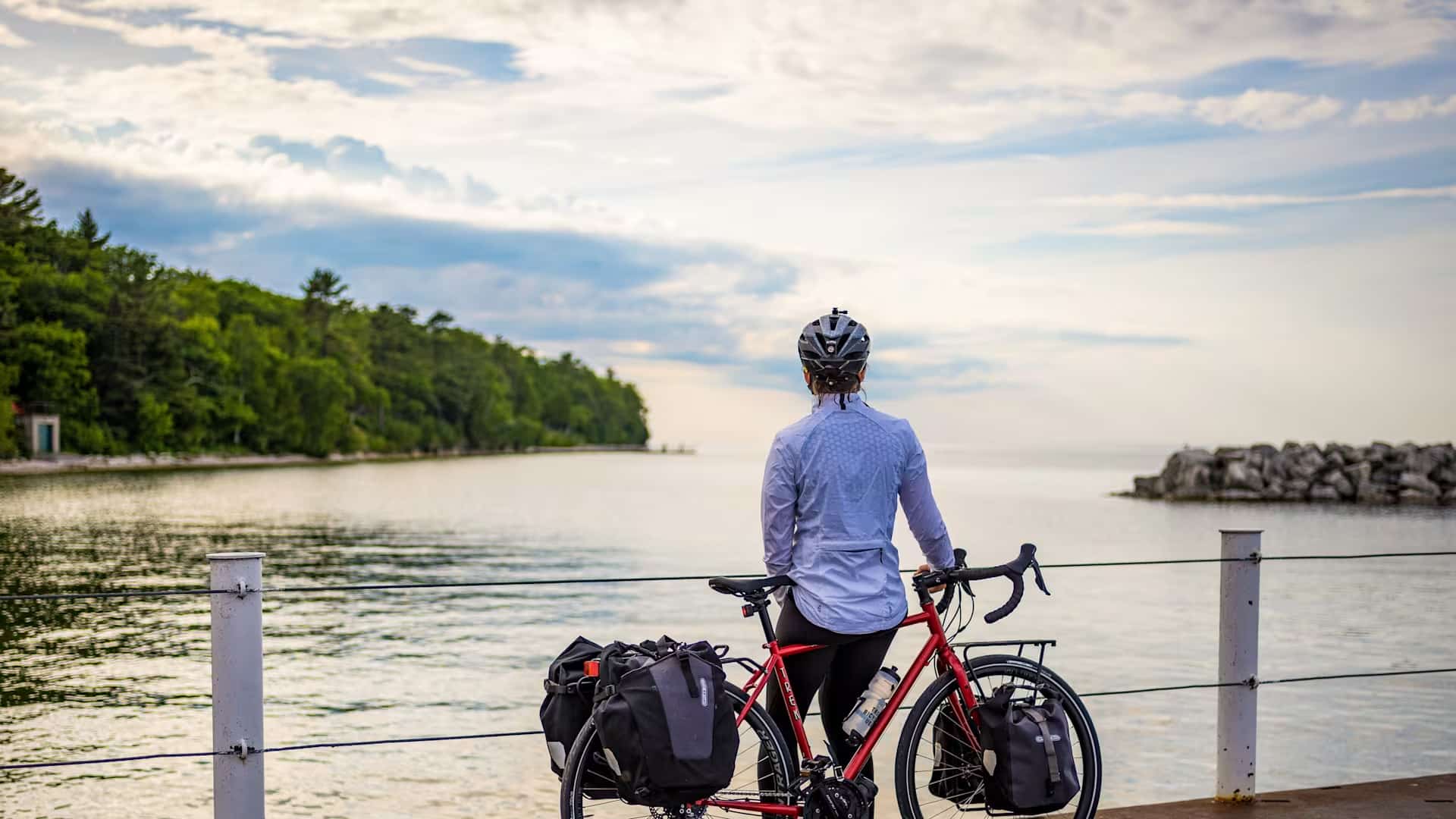 Cyclotourisme, randonnées, aventures : quel porte-bagages choisir ?