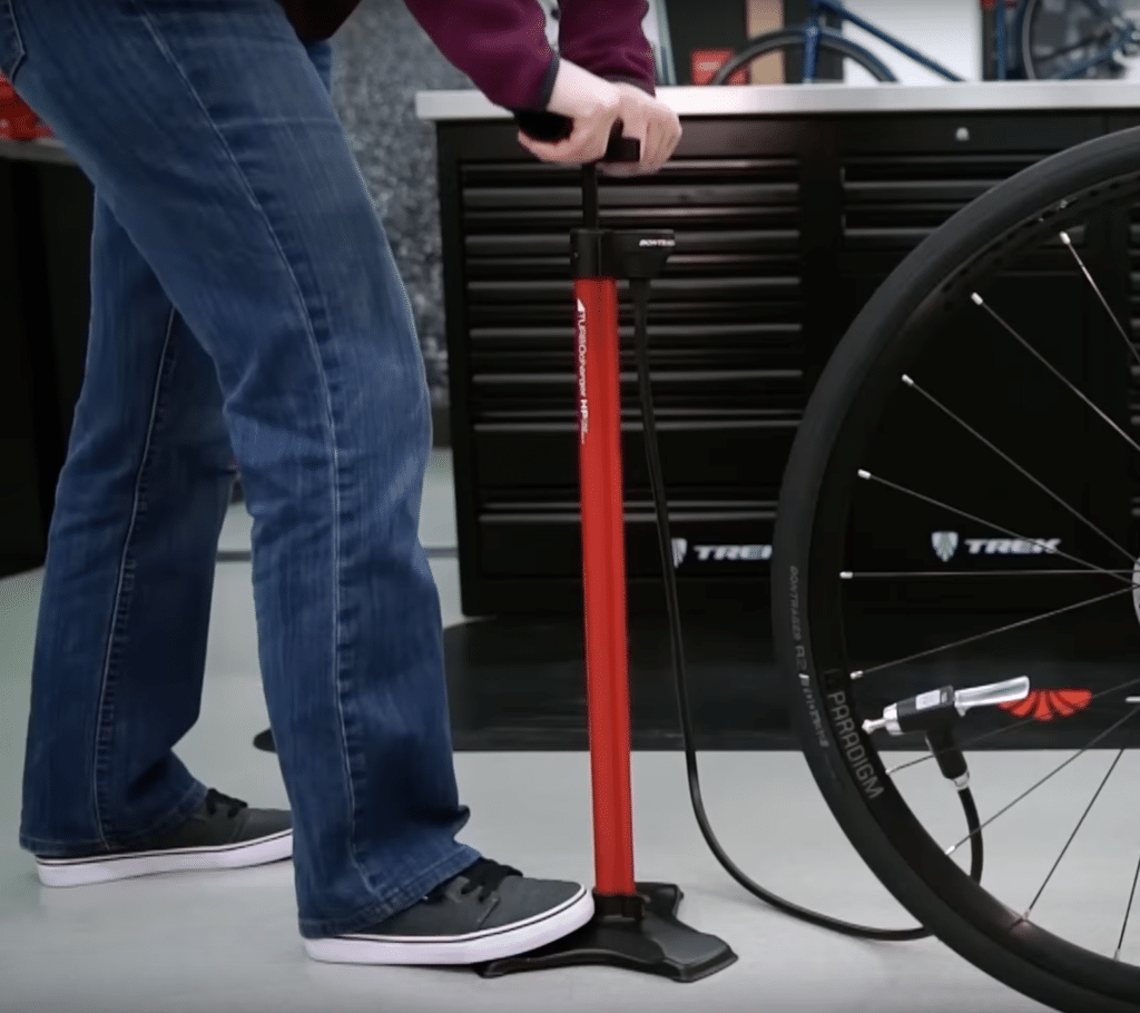 pompe-de-vélo-pourquoi-gonfler-ses-pneus?