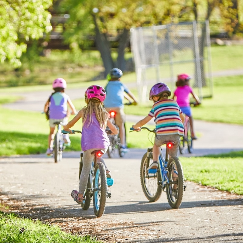 Un enfant, un vélo, un sourire !